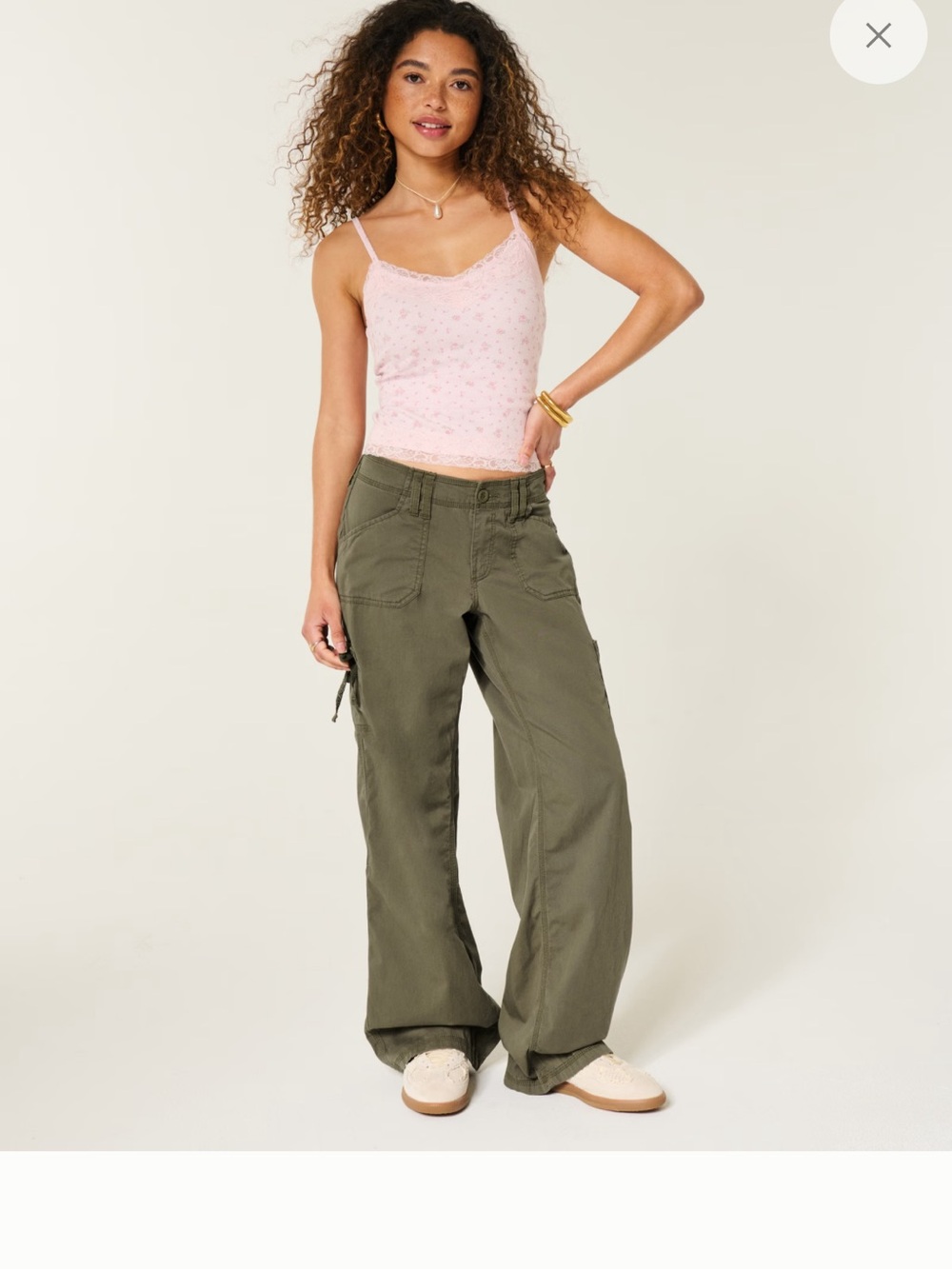 NWT Hollister Low-Rise Lace Trim Baggy Cargo Pants. Size 00
